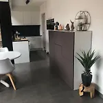 Hedendaags, Verzorgd Op Unieke Locatie *