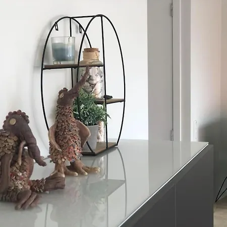 Hedendaags, Verzorgd Op Unieke Locatie Apartament *