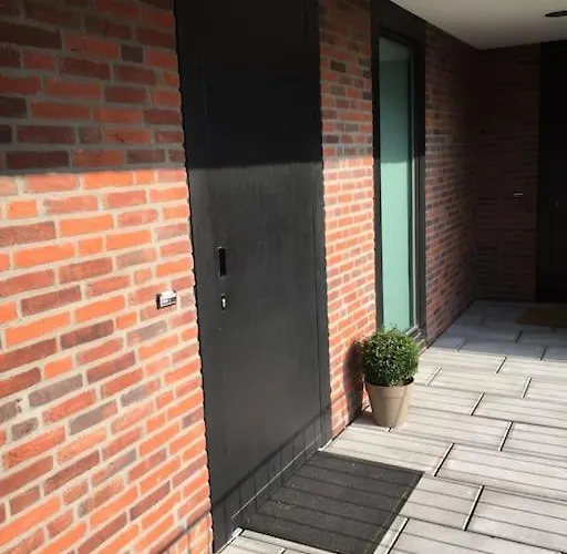 Hedendaags, Verzorgd Op Unieke Locatie Ostende