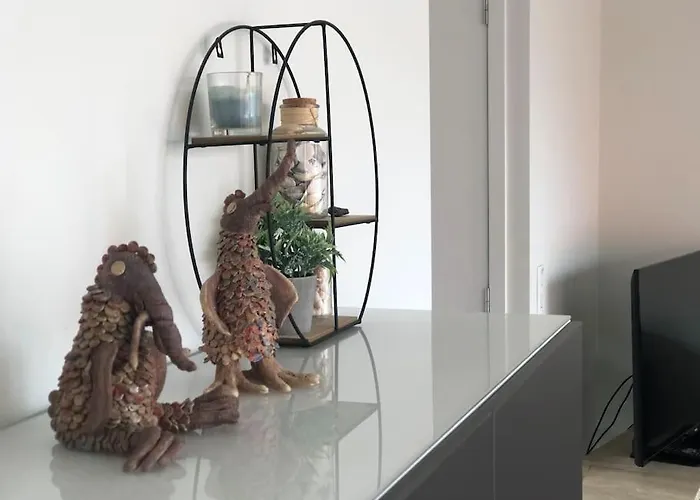 Hedendaags, Verzorgd Op Unieke Locatie Apartman *